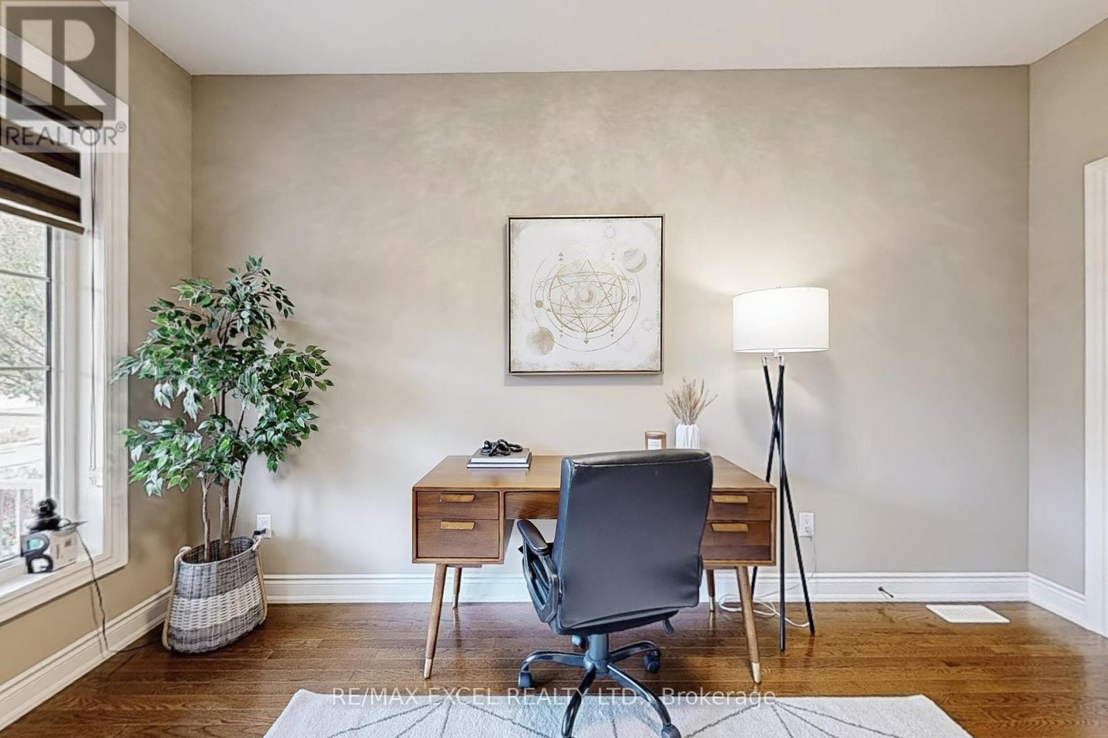 












160 ROY HARPER AVENUE

,
Aurora,




Ontario
L4G0V6

