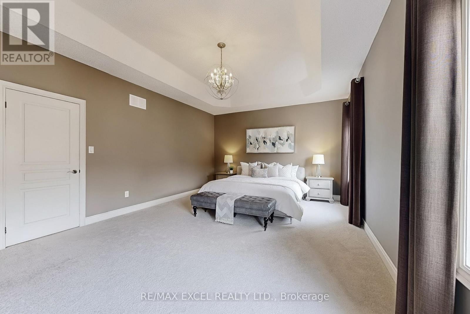 












160 ROY HARPER AVENUE

,
Aurora,




Ontario
L4G0V6

