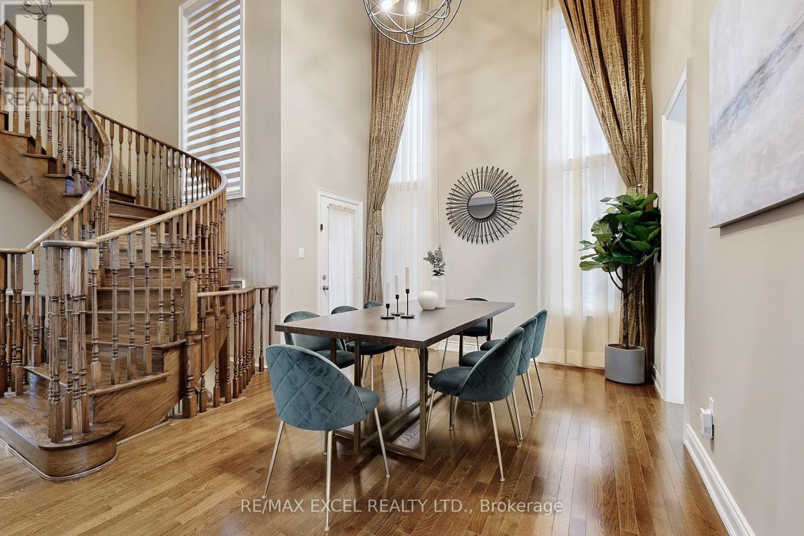 












160 ROY HARPER AVENUE

,
Aurora,




Ontario
L4G0V6

