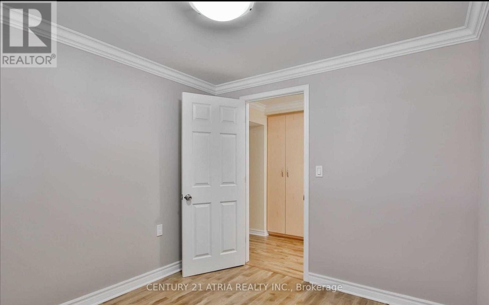 












243 HARRYGAN CRESCENT

,
Richmond Hill (Mill Pond),




Ontario
L4C4J2

