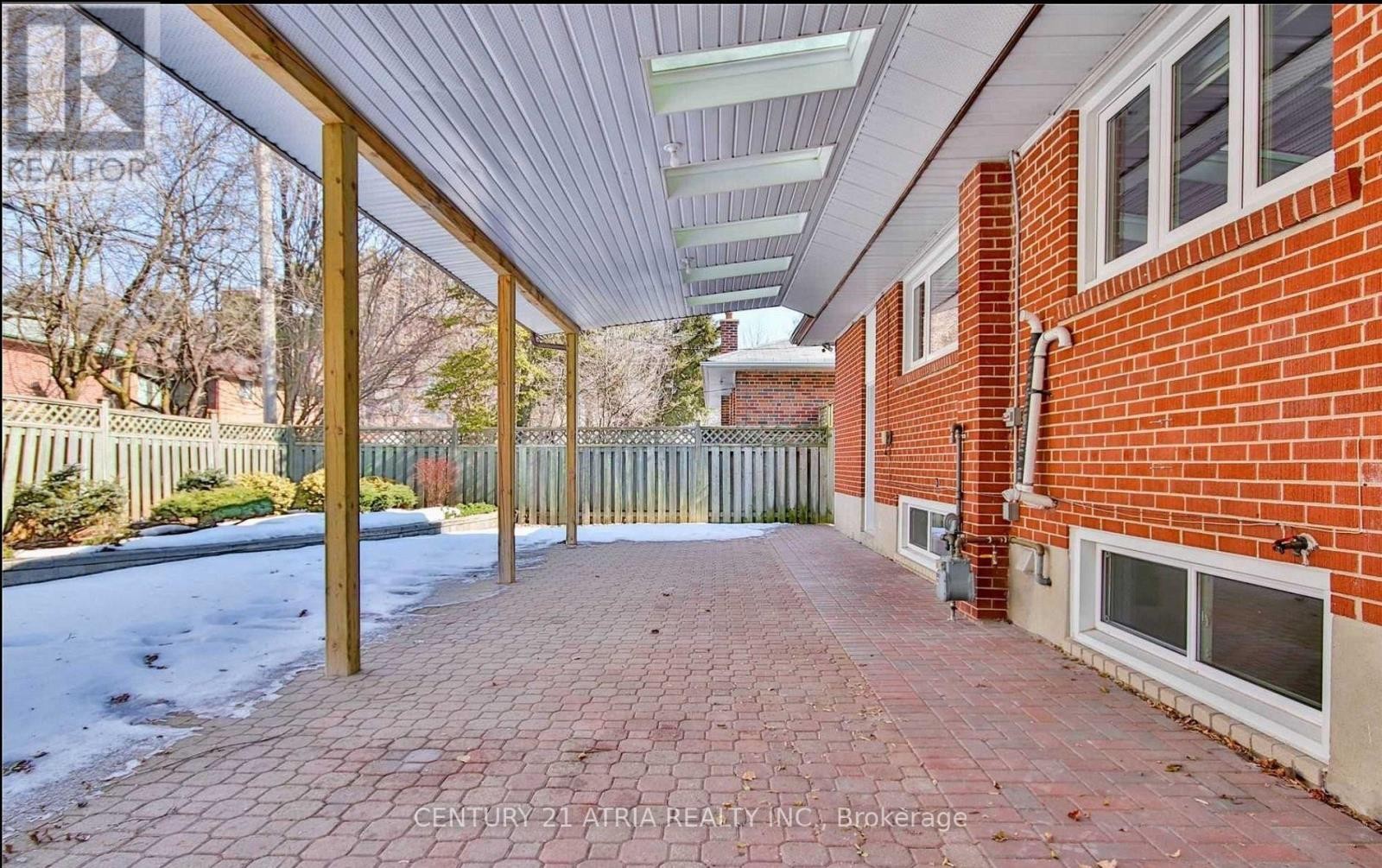 












243 HARRYGAN CRESCENT

,
Richmond Hill (Mill Pond),




Ontario
L4C4J2

