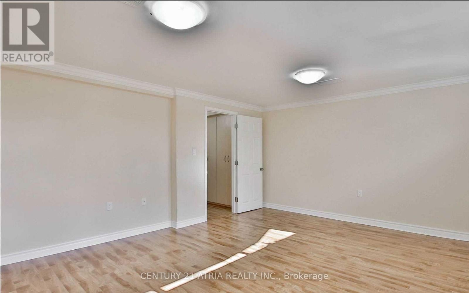 












243 HARRYGAN CRESCENT

,
Richmond Hill (Mill Pond),




Ontario
L4C4J2

