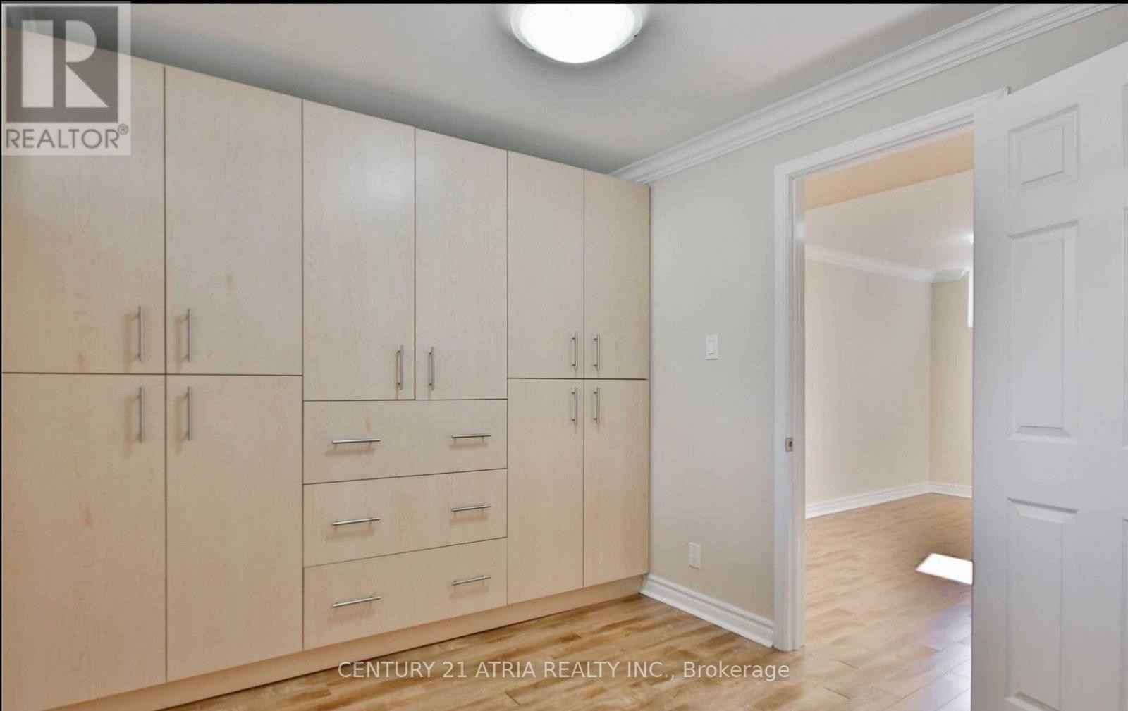 












243 HARRYGAN CRESCENT

,
Richmond Hill (Mill Pond),




Ontario
L4C4J2

