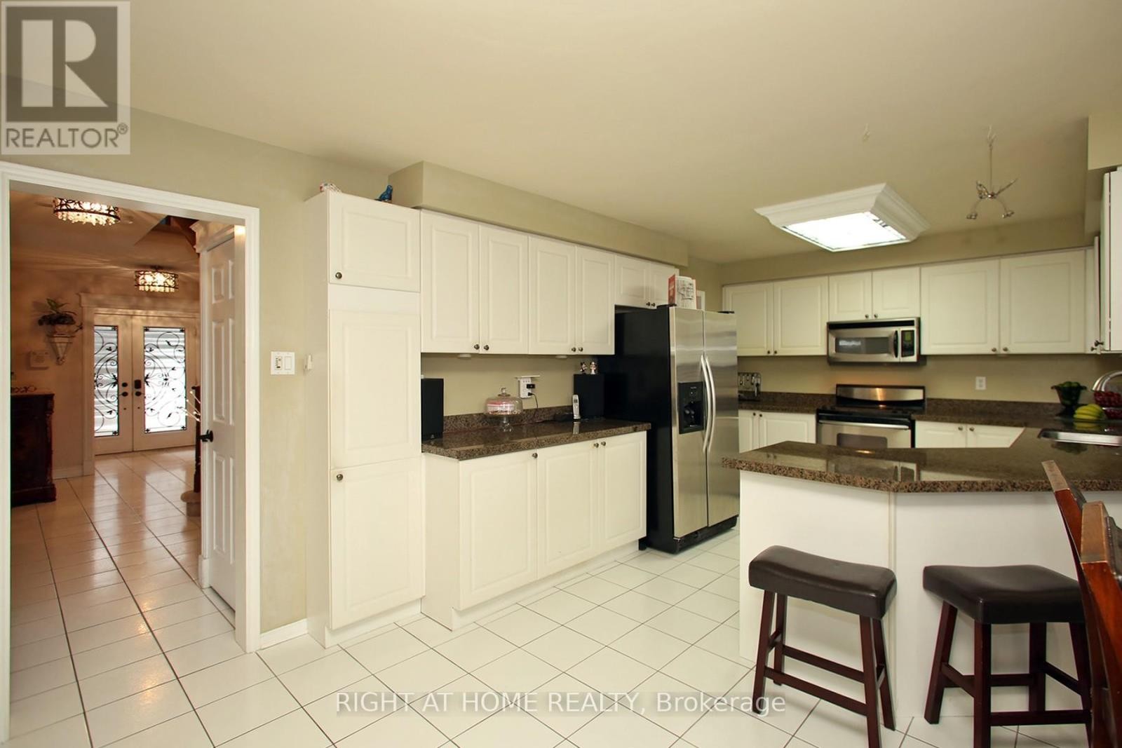 












6 COLDSTREAM CRESCENT

,
Richmond Hill (Devonsleigh),




Ontario
L4S1E6

