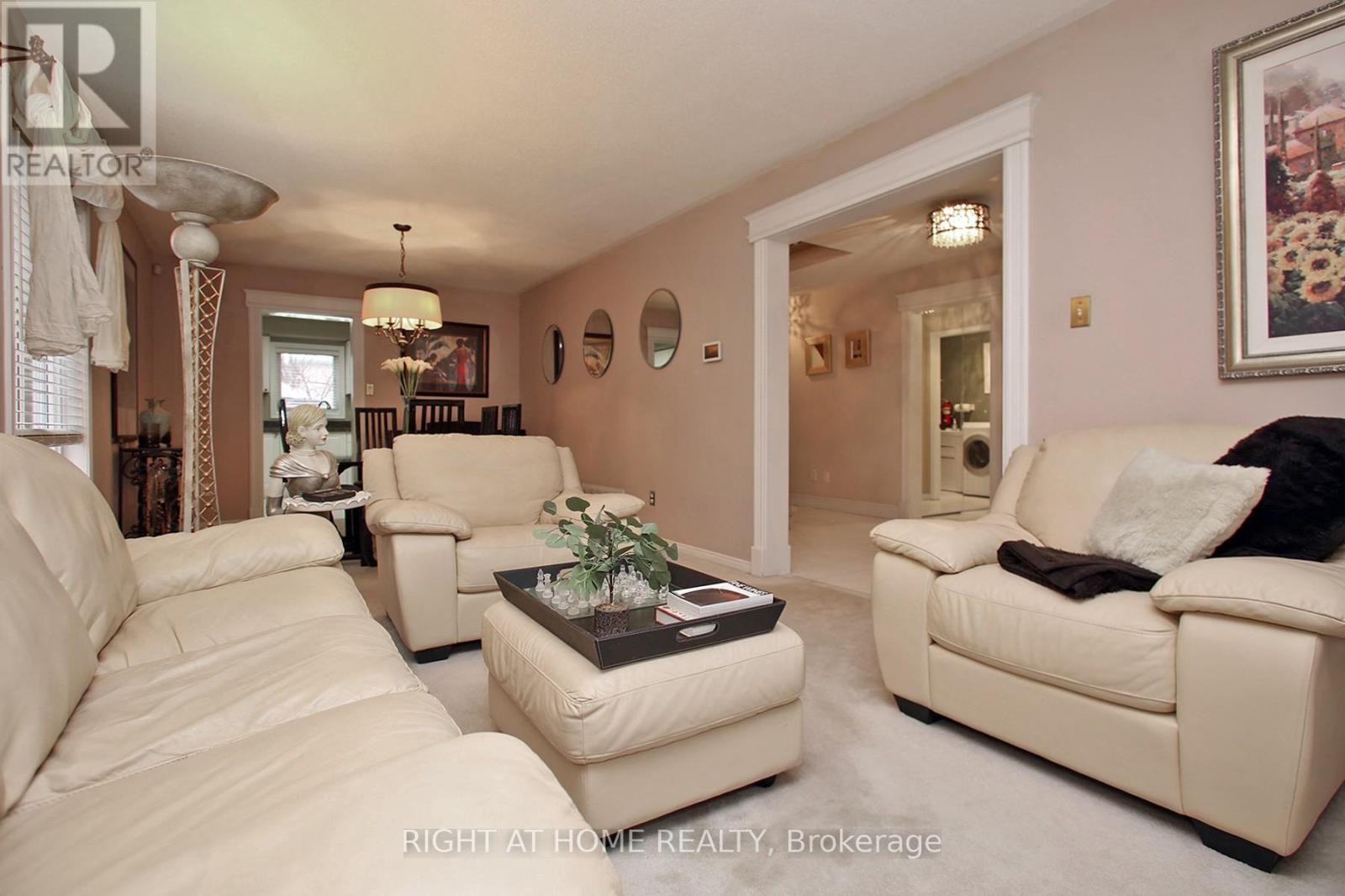 












6 COLDSTREAM CRESCENT

,
Richmond Hill (Devonsleigh),




Ontario
L4S1E6

