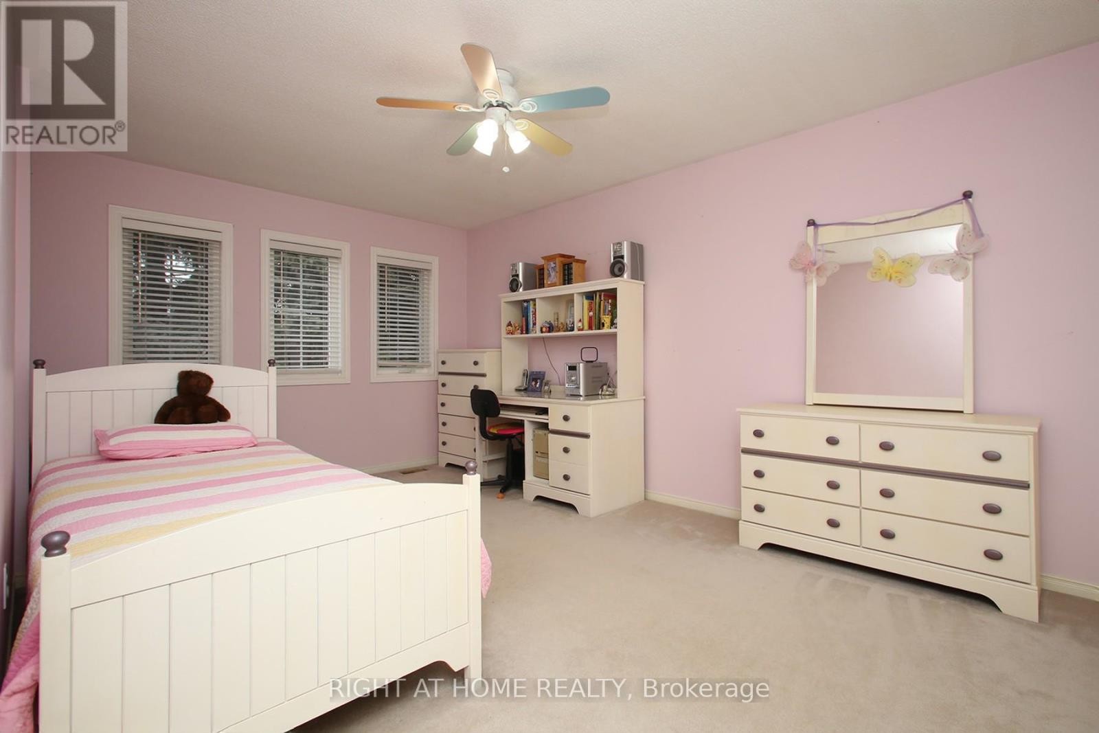 












6 COLDSTREAM CRESCENT

,
Richmond Hill (Devonsleigh),




Ontario
L4S1E6

