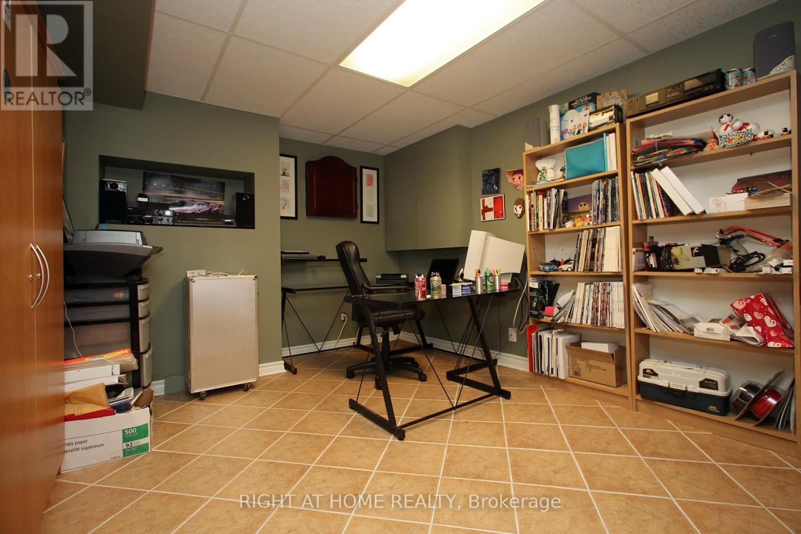 












6 COLDSTREAM CRESCENT

,
Richmond Hill (Devonsleigh),




Ontario
L4S1E6

