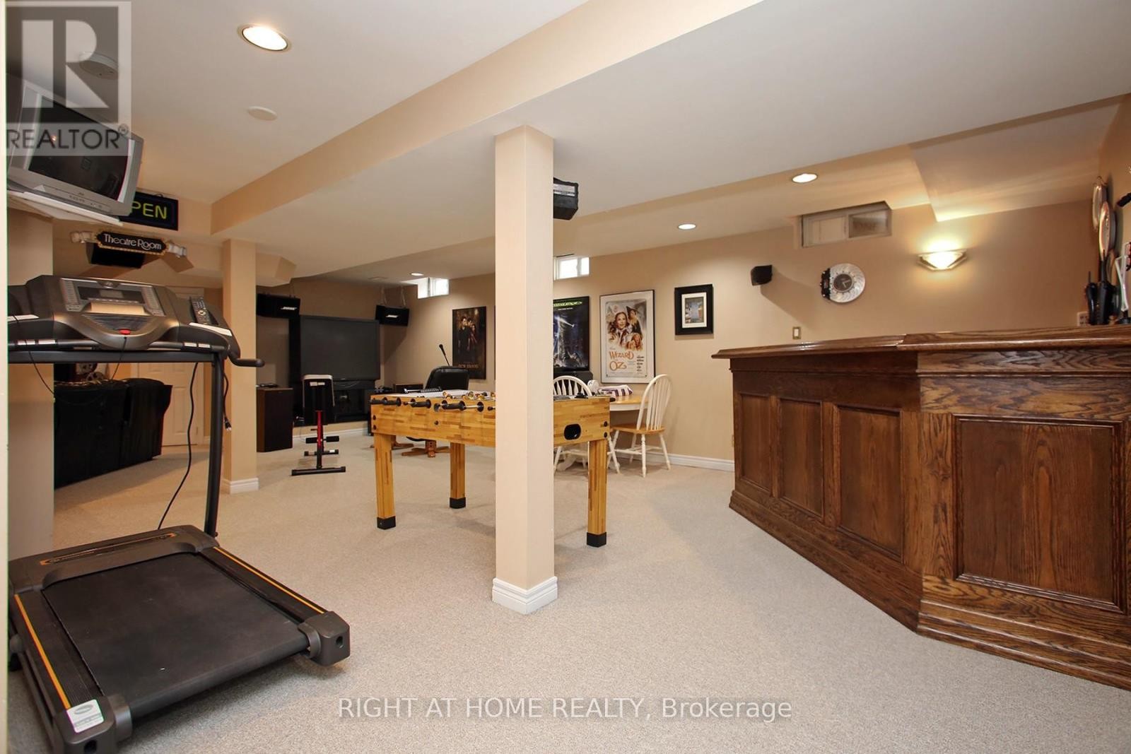 












6 COLDSTREAM CRESCENT

,
Richmond Hill (Devonsleigh),




Ontario
L4S1E6

