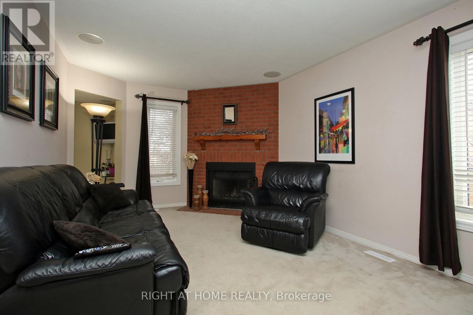 












6 COLDSTREAM CRESCENT

,
Richmond Hill (Devonsleigh),




Ontario
L4S1E6

