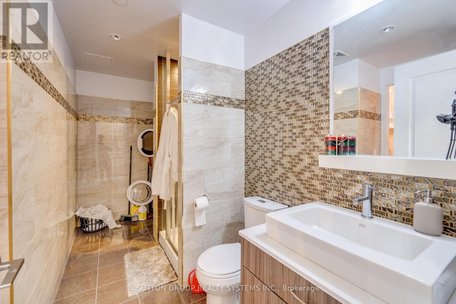 












SW-105 - 9191 YONGE STREET

,
Richmond Hill (Langstaff),




Ontario
L4C1H7

