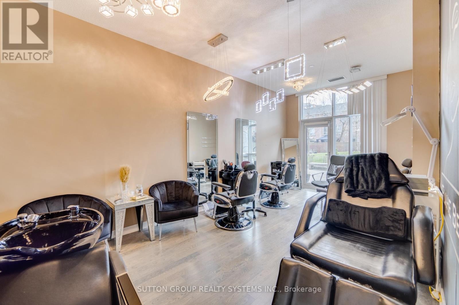 












SW-105 - 9191 YONGE STREET

,
Richmond Hill (Langstaff),




Ontario
L4C1H7

