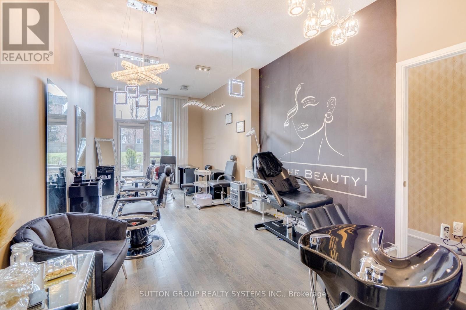 












SW-105 - 9191 YONGE STREET

,
Richmond Hill (Langstaff),




Ontario
L4C1H7

