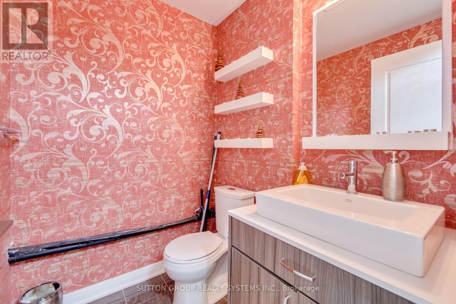 












SW-105 - 9191 YONGE STREET

,
Richmond Hill (Langstaff),




Ontario
L4C1H7

