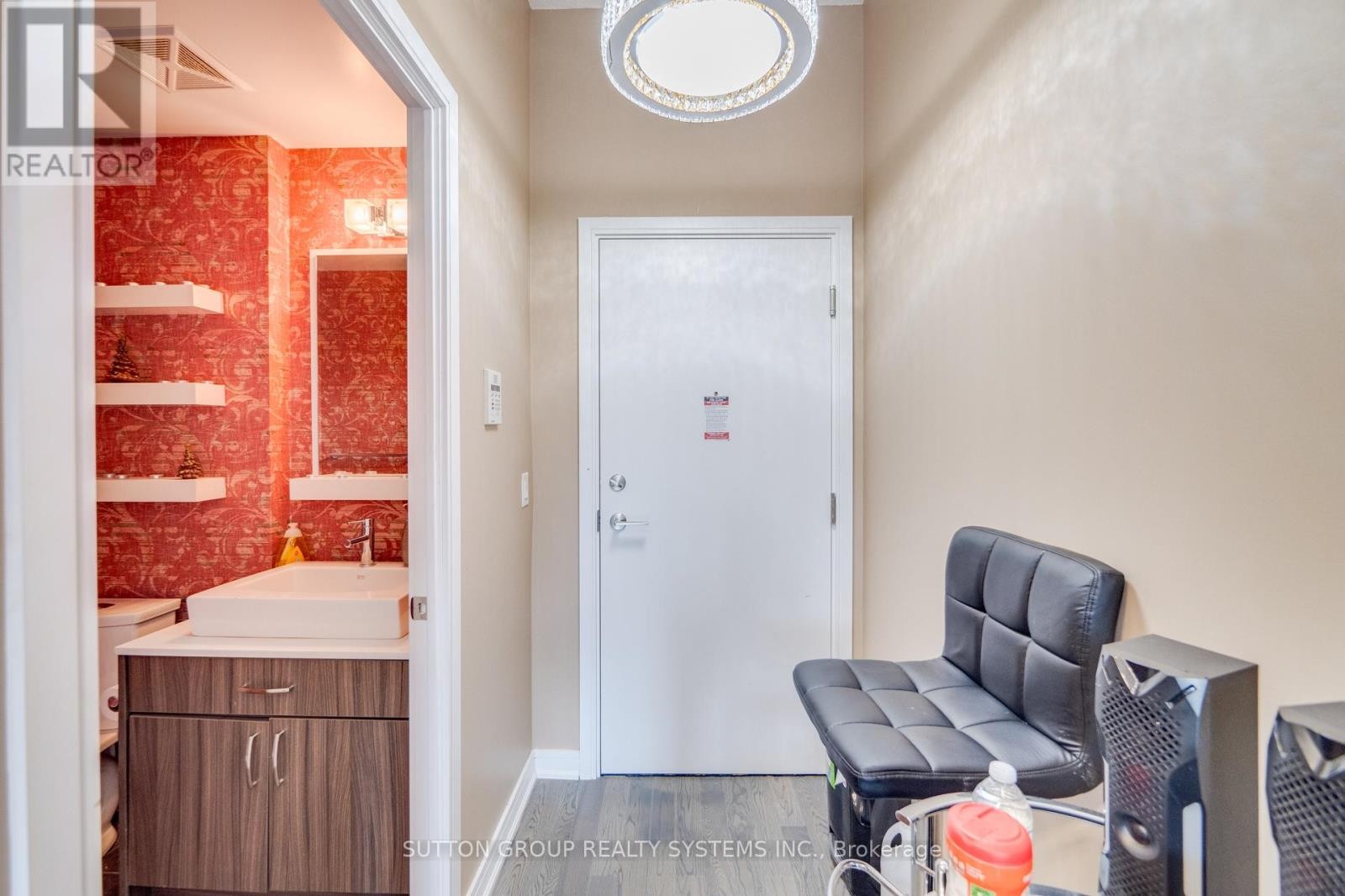 












SW-105 - 9191 YONGE STREET

,
Richmond Hill (Langstaff),




Ontario
L4C1H7

