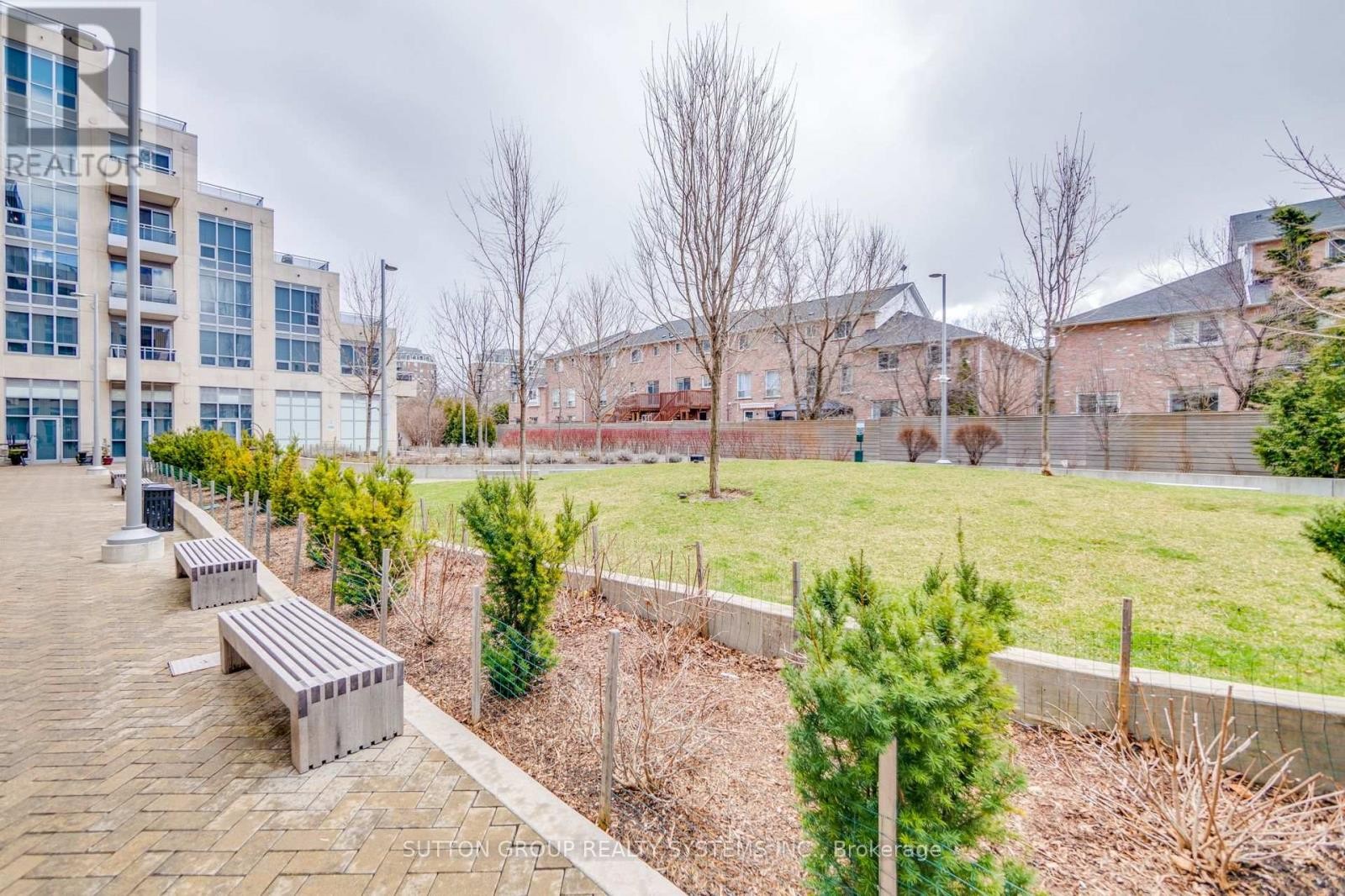 












SW-105 - 9191 YONGE STREET

,
Richmond Hill (Langstaff),




Ontario
L4C1H7

