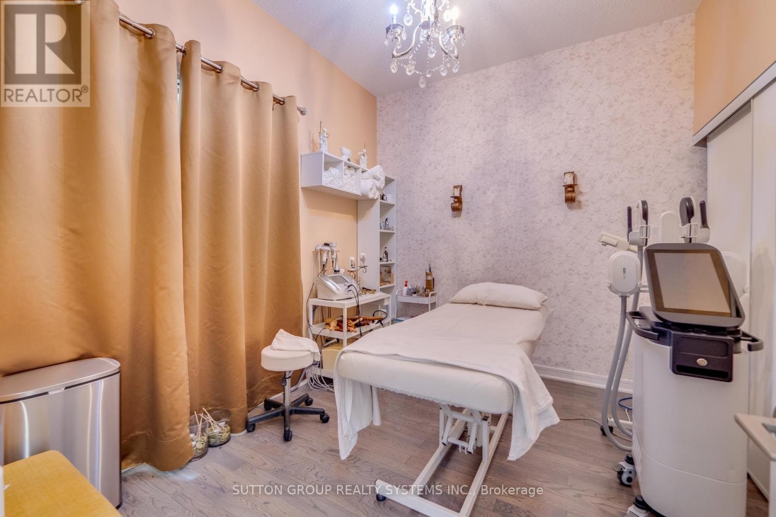 












SW-105 - 9191 YONGE STREET

,
Richmond Hill (Langstaff),




Ontario
L4C1H7

