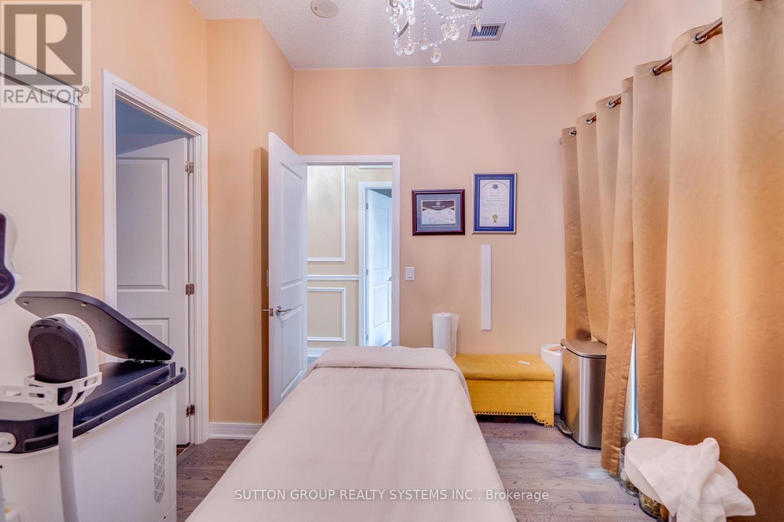 












SW-105 - 9191 YONGE STREET

,
Richmond Hill (Langstaff),




Ontario
L4C1H7

