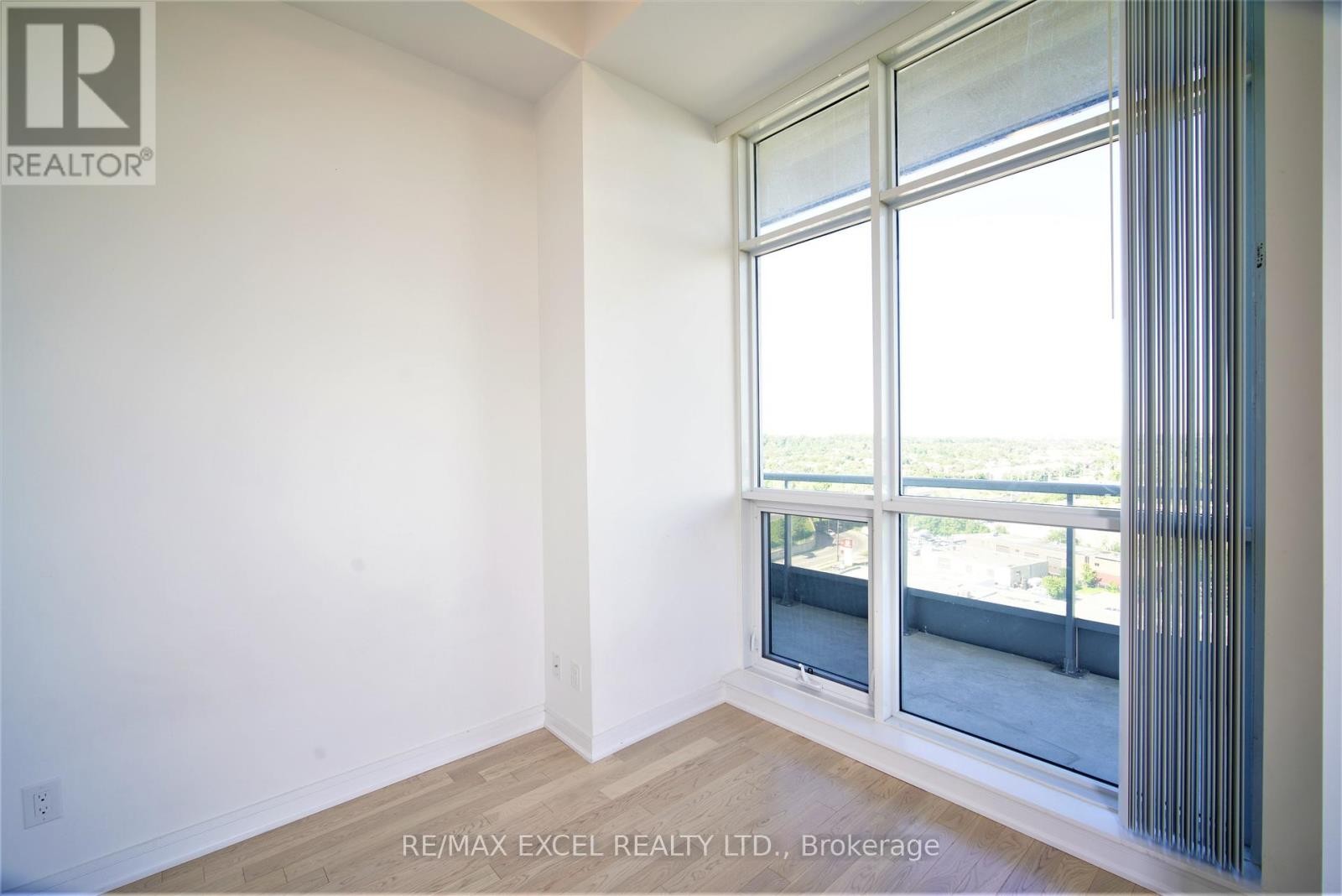 












1204 - 9205 YONGE STREET

,
Richmond Hill (Langstaff),




Ontario
L4C6Z2

