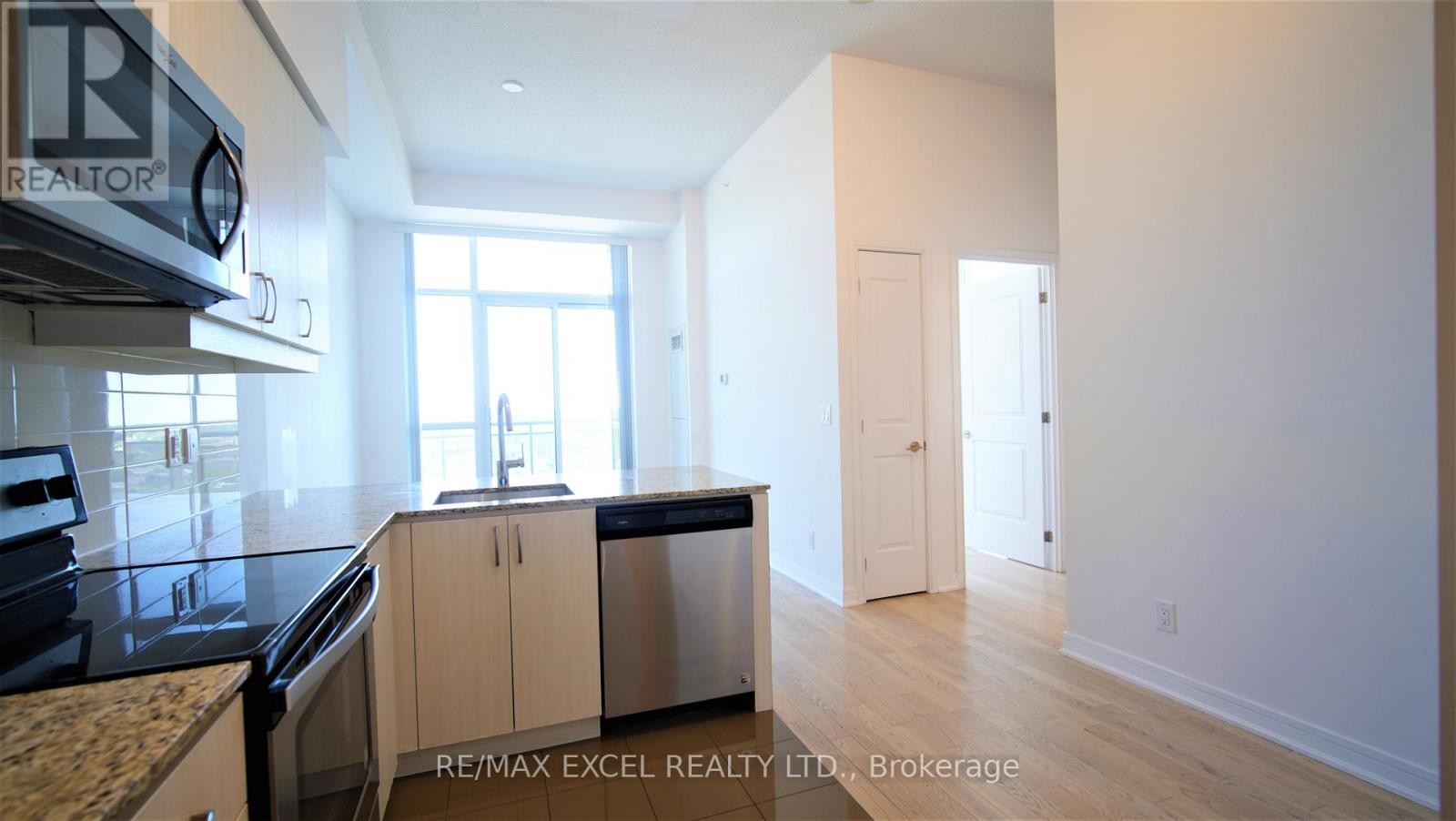 












1204 - 9205 YONGE STREET

,
Richmond Hill (Langstaff),




Ontario
L4C6Z2

