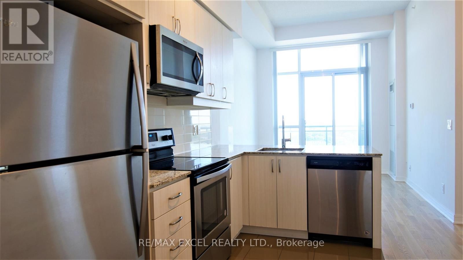 












1204 - 9205 YONGE STREET

,
Richmond Hill (Langstaff),




Ontario
L4C6Z2

