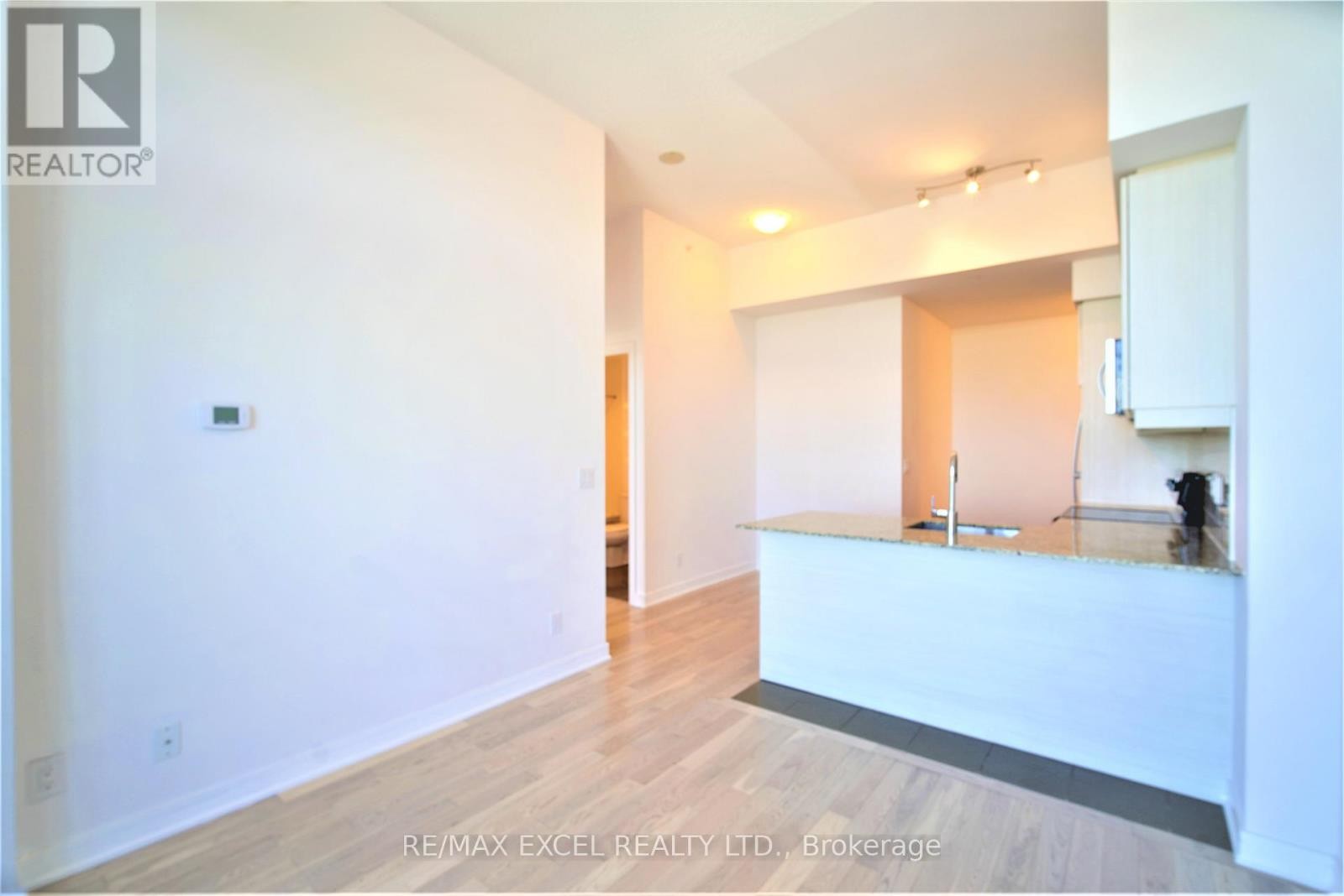 












1204 - 9205 YONGE STREET

,
Richmond Hill (Langstaff),




Ontario
L4C6Z2

