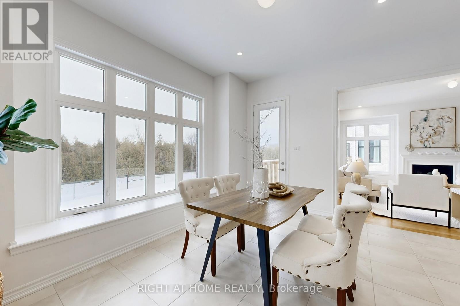 












15 RAIL TRAIL COURT W

,
Georgina (Sutton & Jackson's Point),




Ontario
L0E1R0

