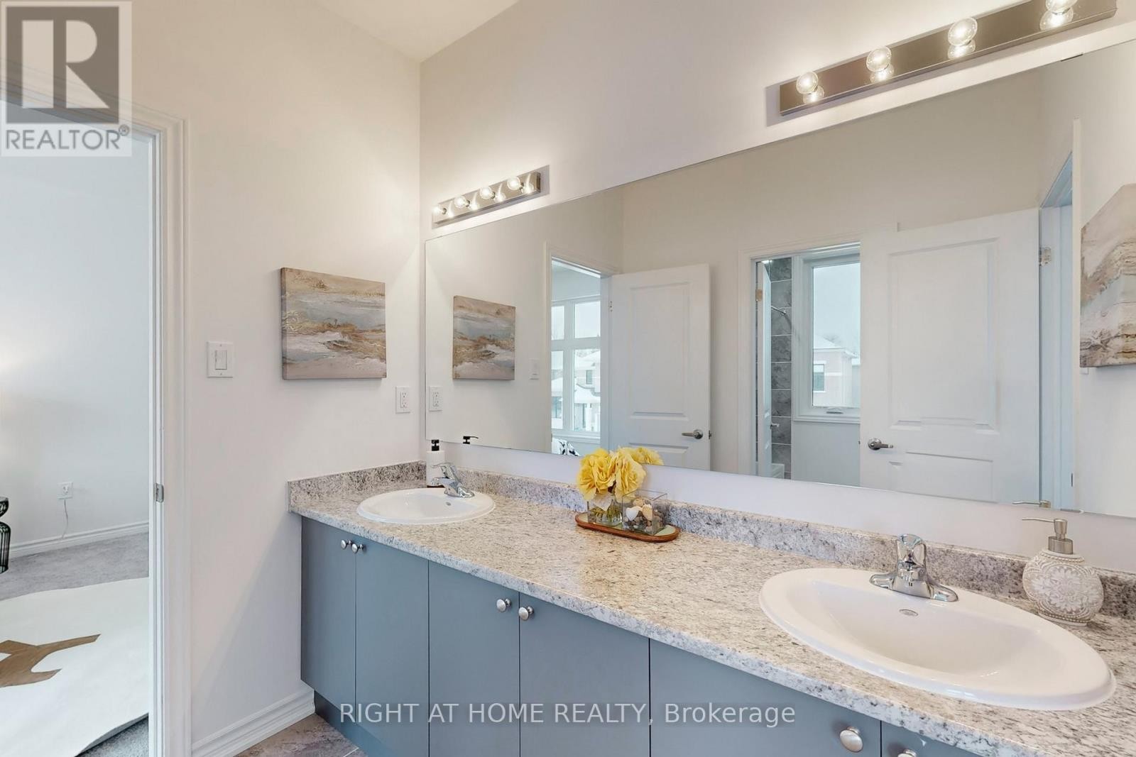 












15 RAIL TRAIL COURT W

,
Georgina (Sutton & Jackson's Point),




Ontario
L0E1R0

