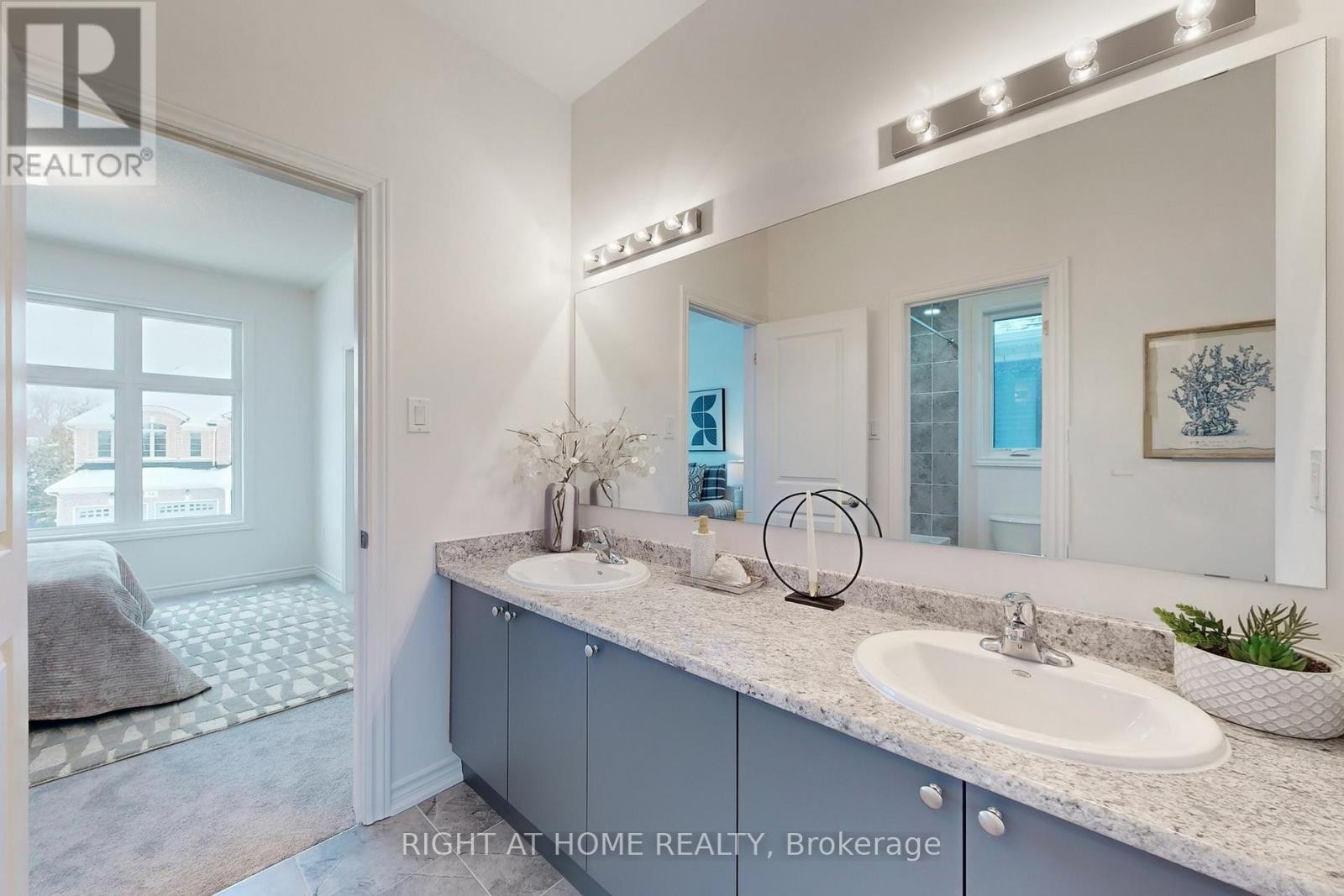 












15 RAIL TRAIL COURT W

,
Georgina (Sutton & Jackson's Point),




Ontario
L0E1R0

