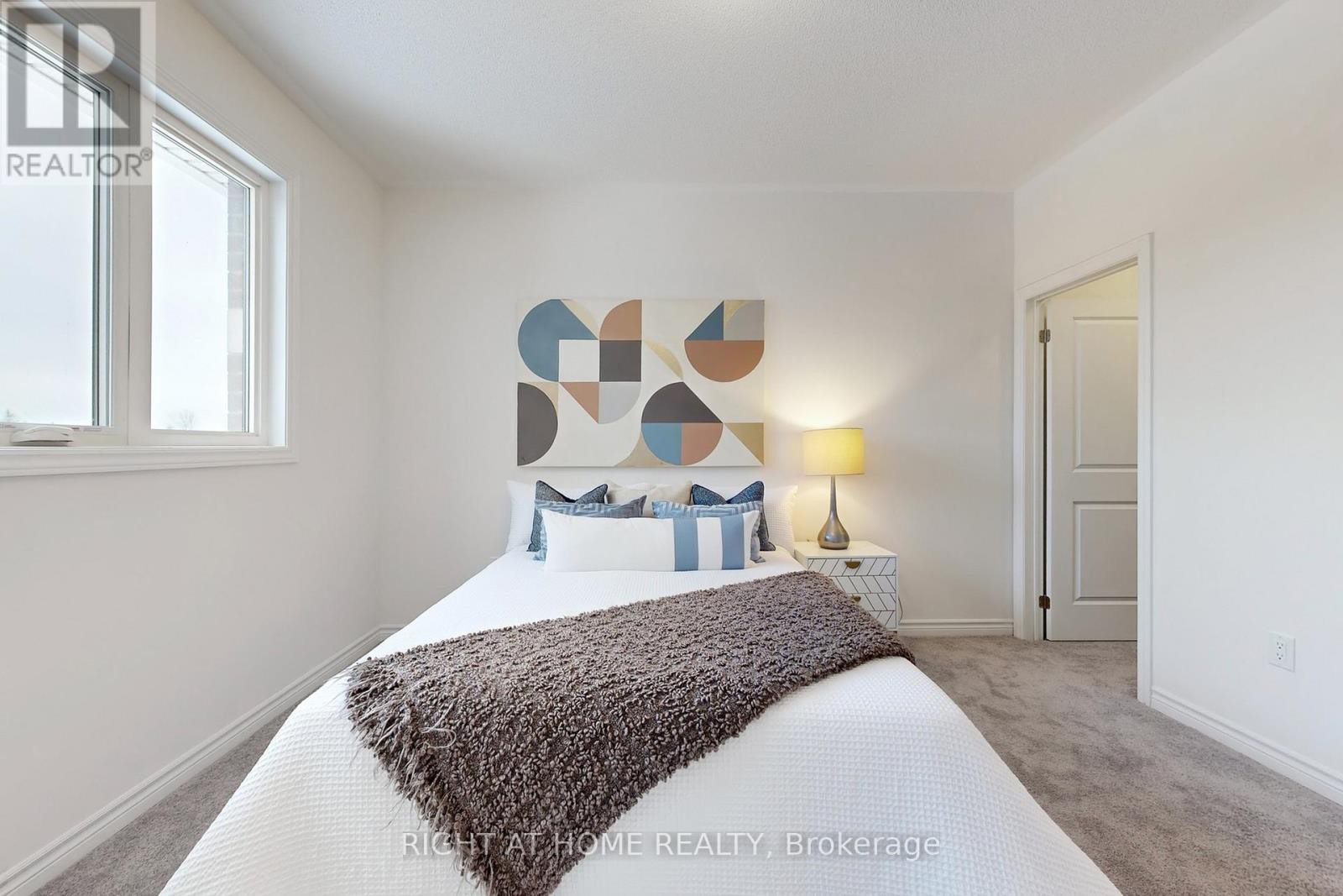 












15 RAIL TRAIL COURT W

,
Georgina (Sutton & Jackson's Point),




Ontario
L0E1R0

