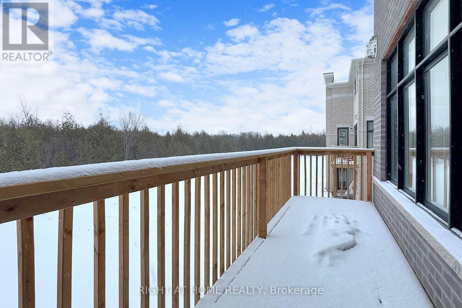 












15 RAIL TRAIL COURT W

,
Georgina (Sutton & Jackson's Point),




Ontario
L0E1R0

