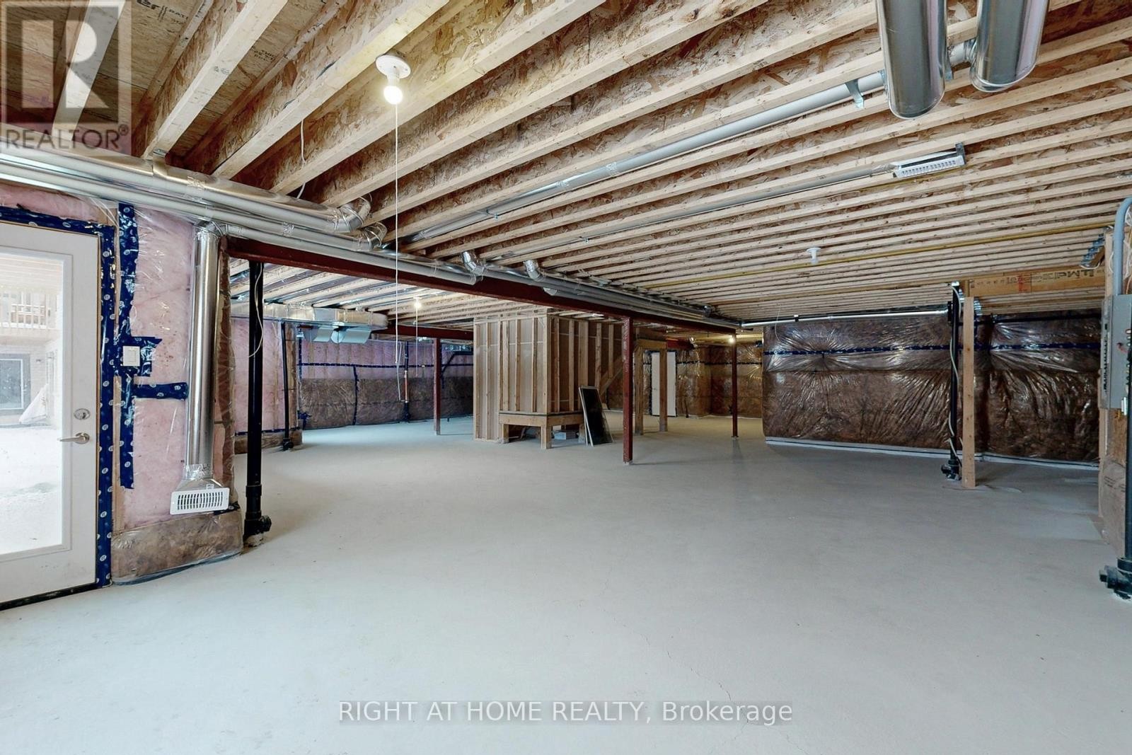 












15 RAIL TRAIL COURT W

,
Georgina (Sutton & Jackson's Point),




Ontario
L0E1R0

