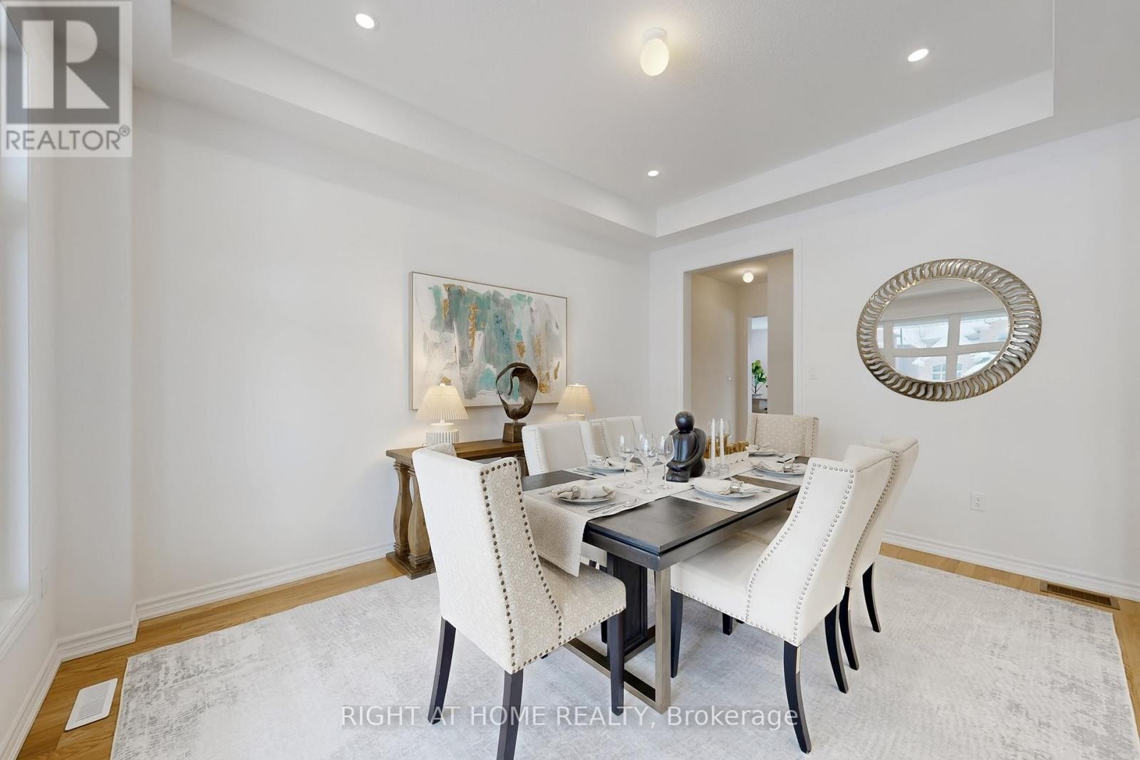 












15 RAIL TRAIL COURT W

,
Georgina (Sutton & Jackson's Point),




Ontario
L0E1R0

