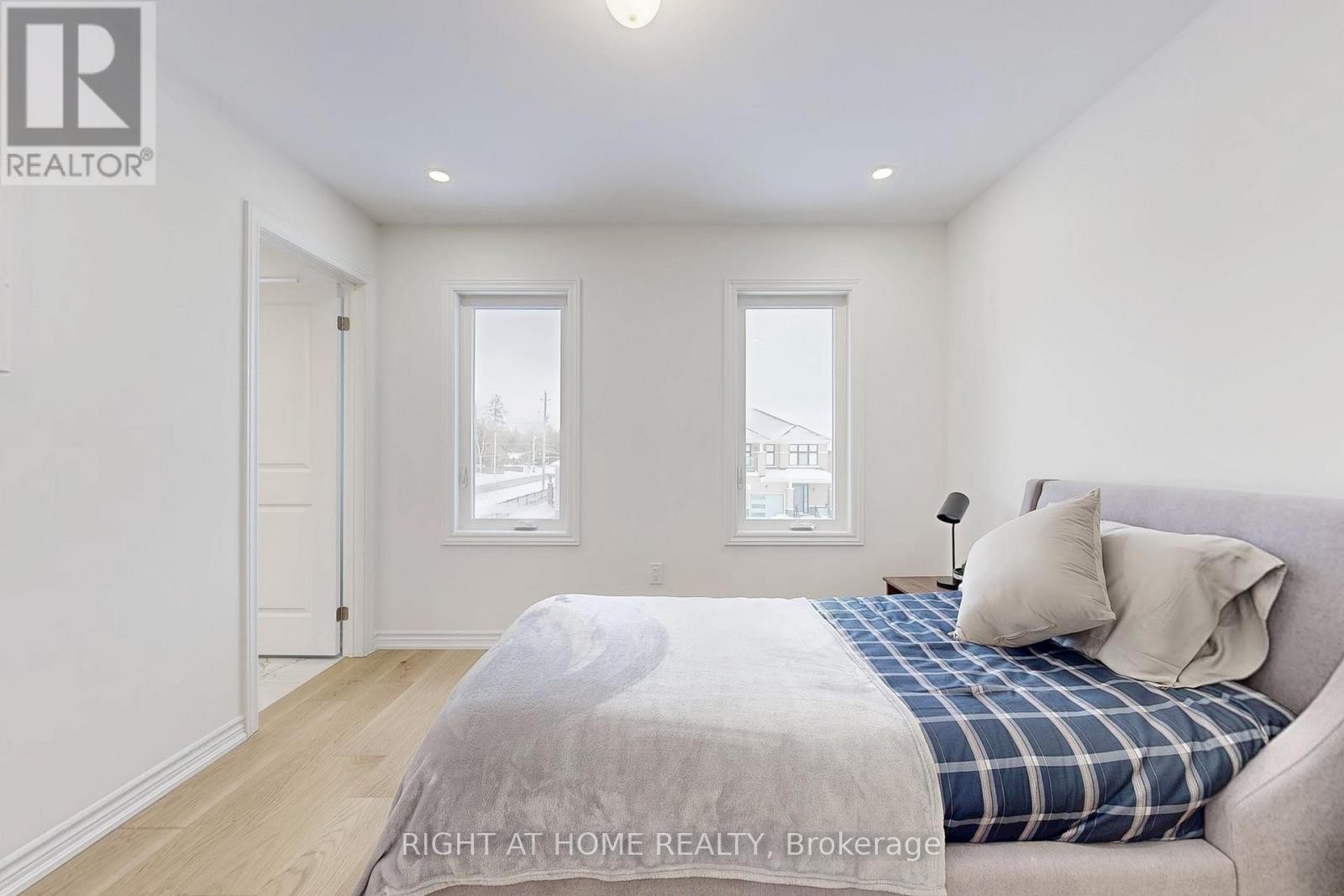 












1 BIG CANOE DRIVE

,
Georgina (Sutton & Jackson's Point),




Ontario
L0E1R0

