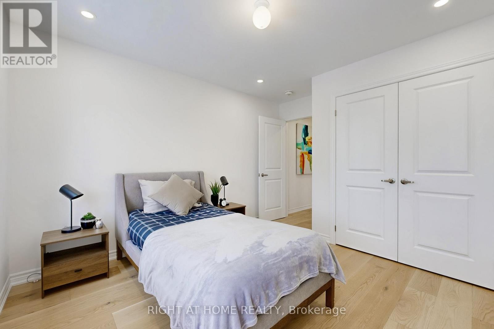 












1 BIG CANOE DRIVE

,
Georgina (Sutton & Jackson's Point),




Ontario
L0E1R0

