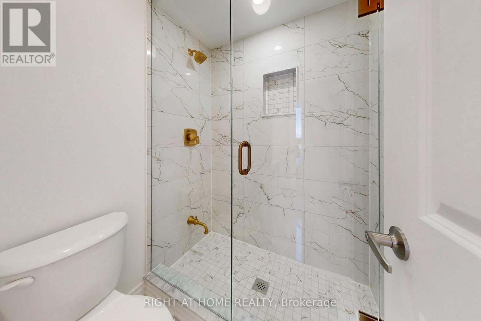 












1 BIG CANOE DRIVE

,
Georgina (Sutton & Jackson's Point),




Ontario
L0E1R0

