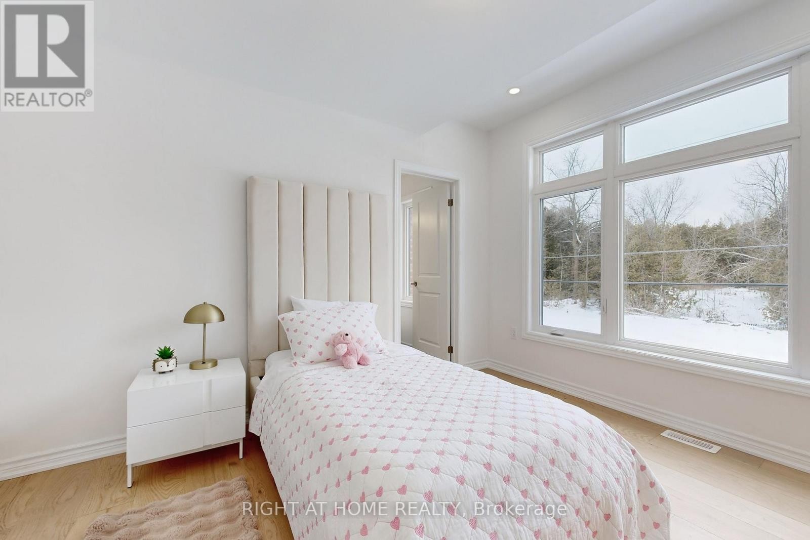 












1 BIG CANOE DRIVE

,
Georgina (Sutton & Jackson's Point),




Ontario
L0E1R0

