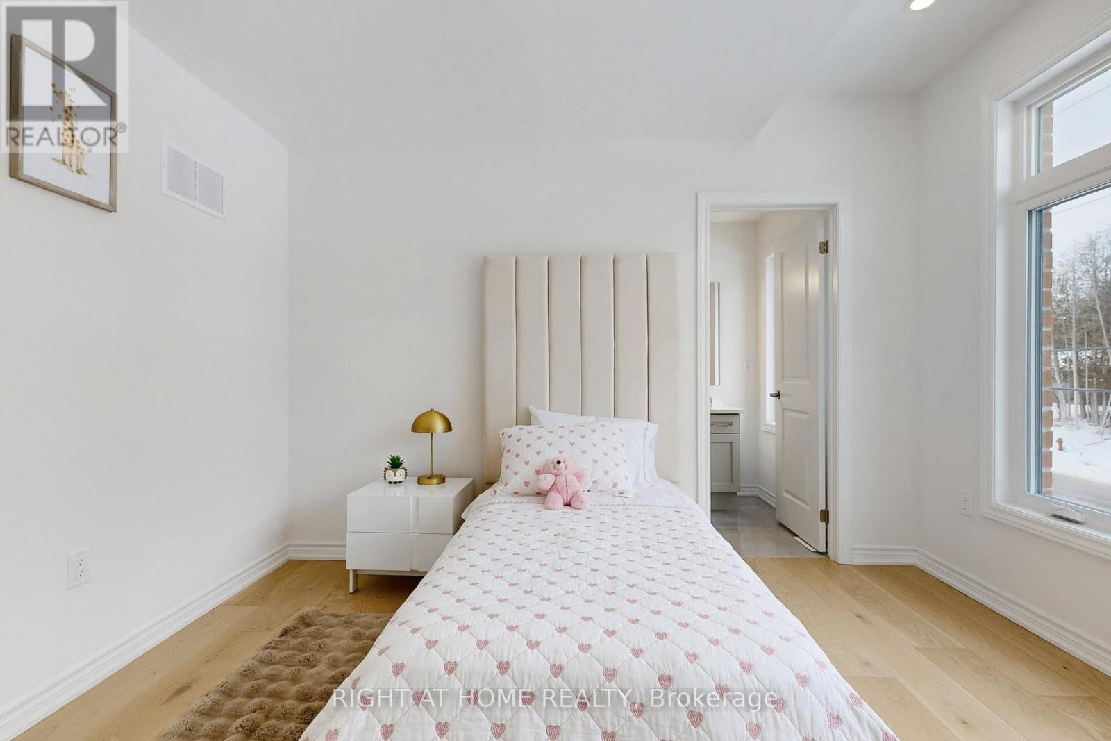 












1 BIG CANOE DRIVE

,
Georgina (Sutton & Jackson's Point),




Ontario
L0E1R0

