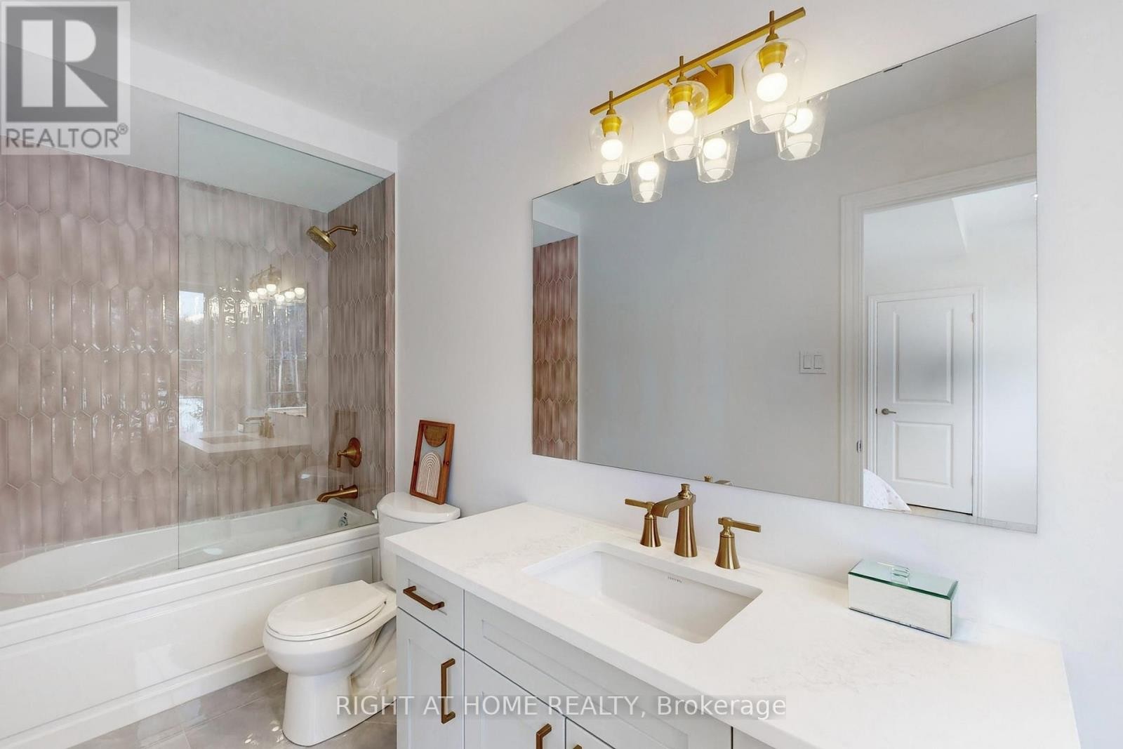 












1 BIG CANOE DRIVE

,
Georgina (Sutton & Jackson's Point),




Ontario
L0E1R0

