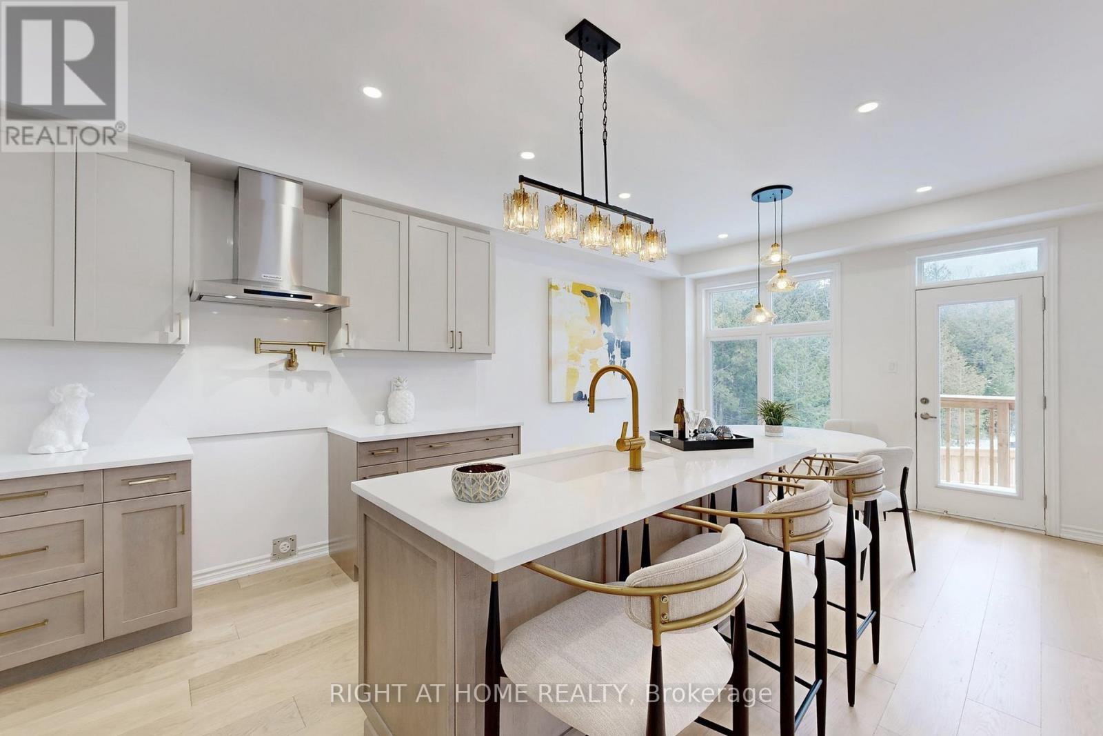 












1 BIG CANOE DRIVE

,
Georgina (Sutton & Jackson's Point),




Ontario
L0E1R0

