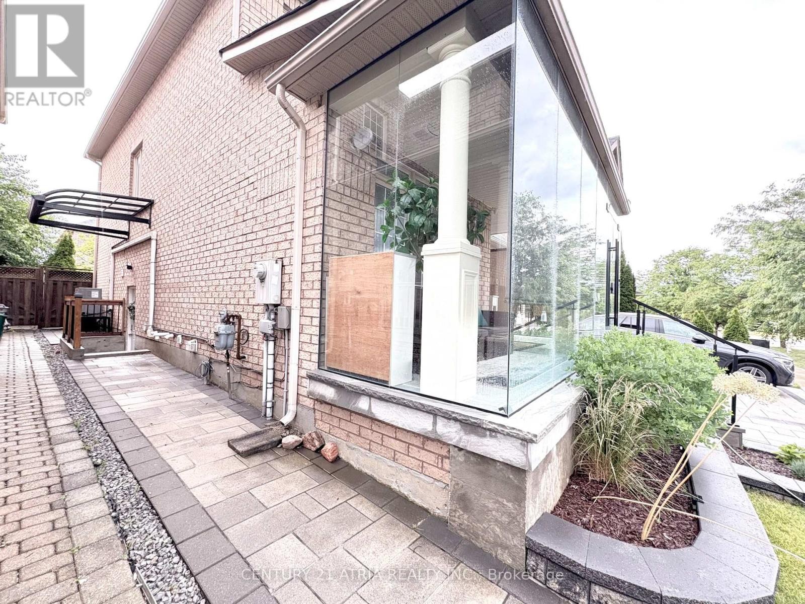 












BSMT - 335 SHIRLEY DRIVE

,
Richmond Hill (Rouge Woods),




Ontario
L4S2N6

