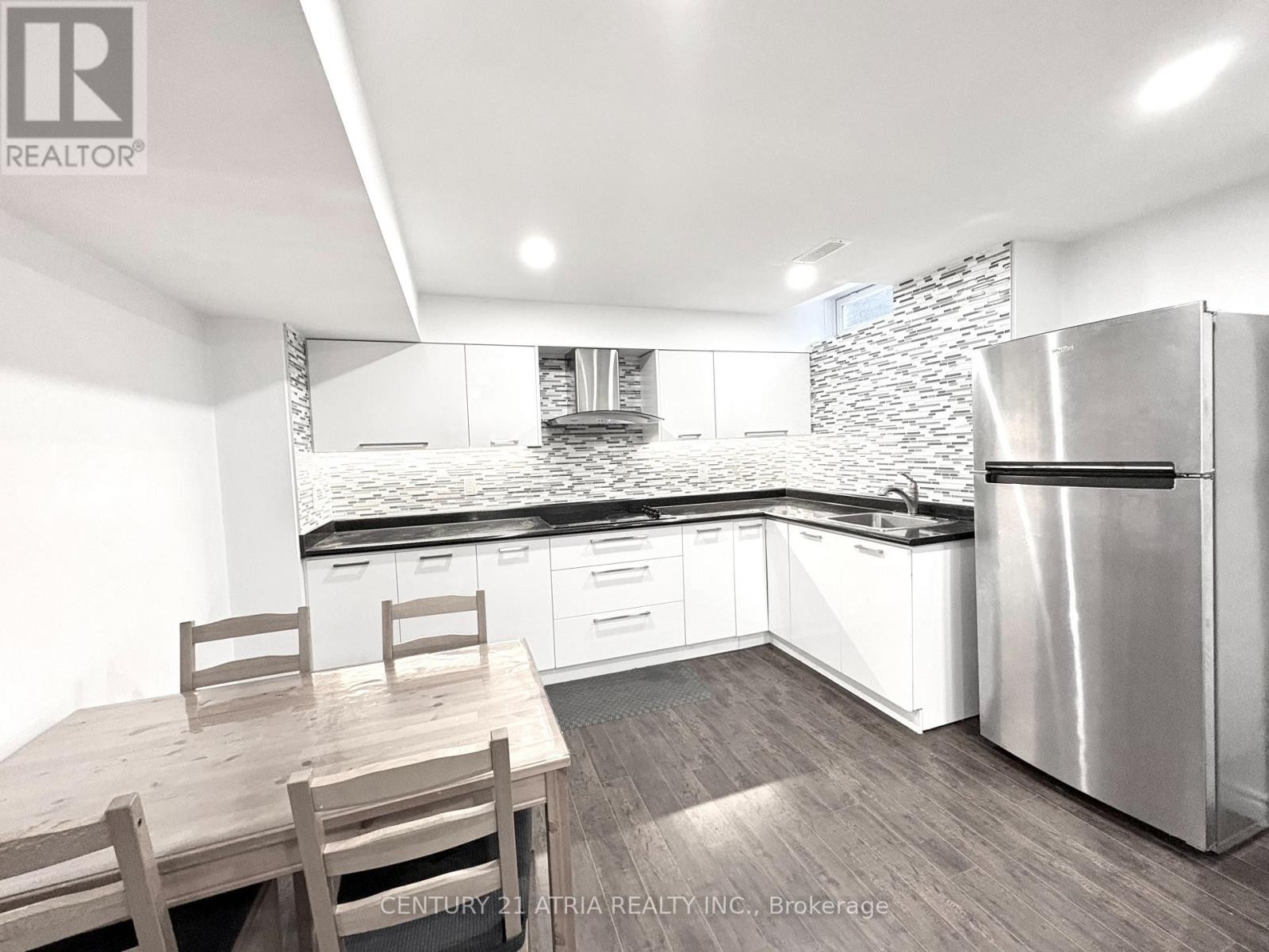 












BSMT - 335 SHIRLEY DRIVE

,
Richmond Hill (Rouge Woods),




Ontario
L4S2N6

