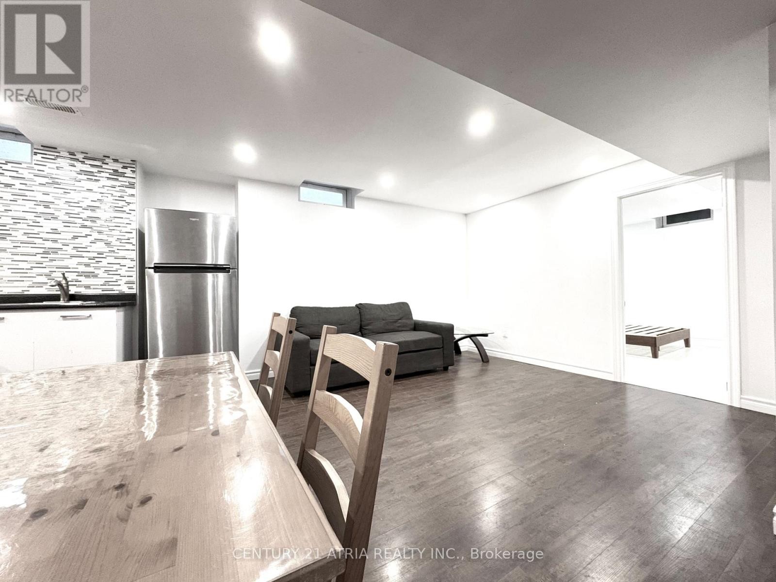 












BSMT - 335 SHIRLEY DRIVE

,
Richmond Hill (Rouge Woods),




Ontario
L4S2N6

