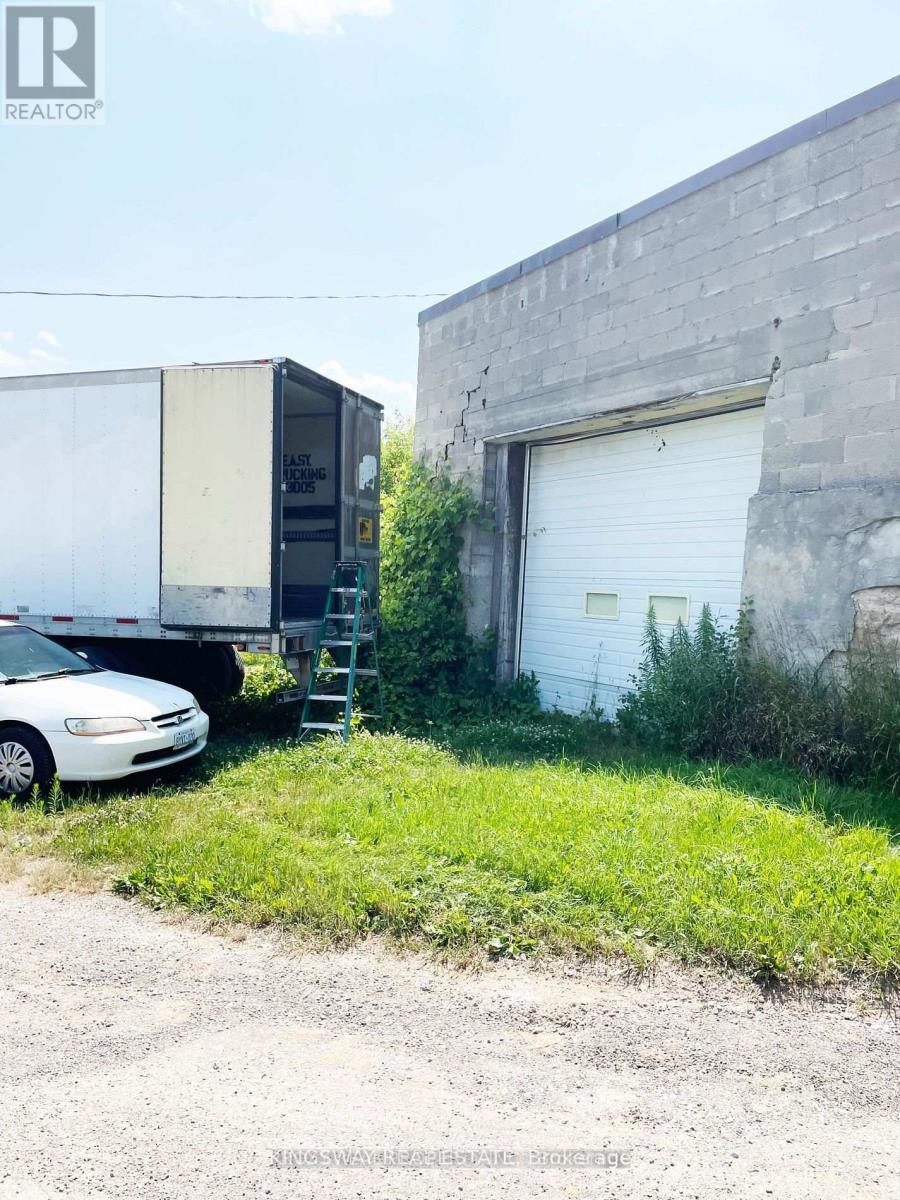 












73 SAMUEL LOUNT ROAD

,
East Gwillimbury (Holland Landing),




Ontario
L9N1G5

