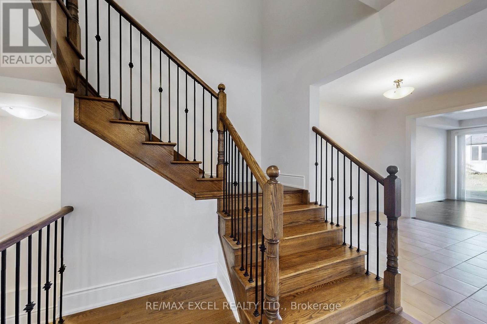 












151 SILK TWIST DRIVE

,
East Gwillimbury (Holland Landing),




Ontario
L9N0V7

