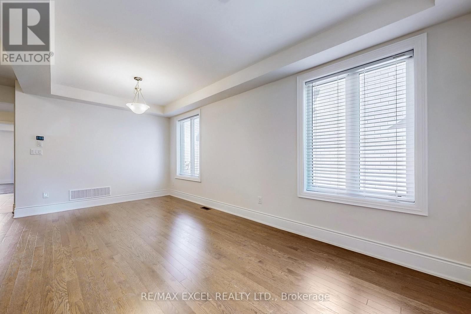 












151 SILK TWIST DRIVE

,
East Gwillimbury (Holland Landing),




Ontario
L9N0V7

