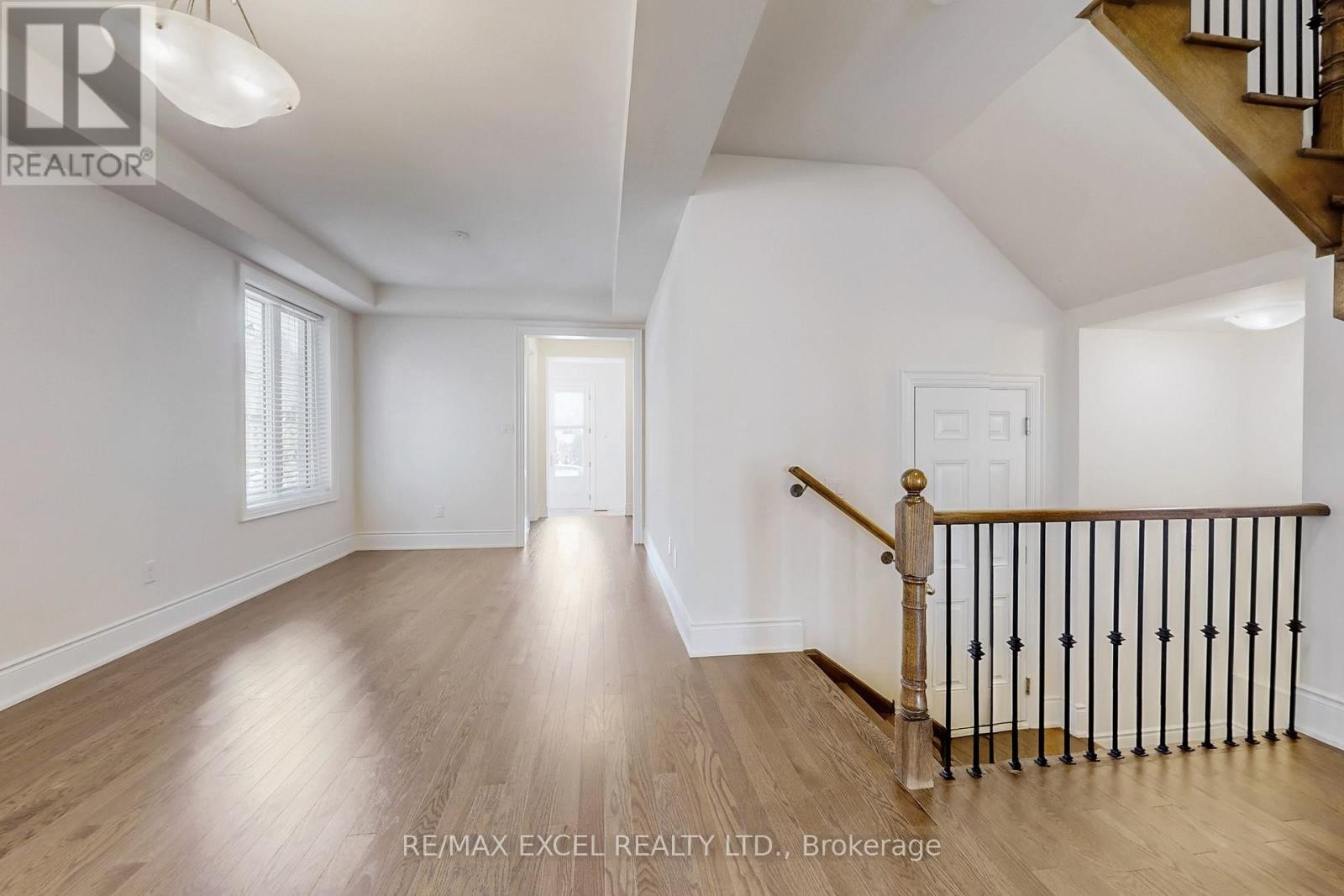 












151 SILK TWIST DRIVE

,
East Gwillimbury (Holland Landing),




Ontario
L9N0V7

