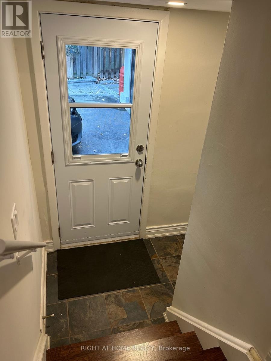 












36 AURORA HEIGHTS DRIVE

,
Aurora (Aurora Heights),




Ontario
L4G2W7

