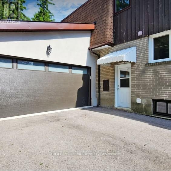 












36 AURORA HEIGHTS DRIVE

,
Aurora (Aurora Heights),




Ontario
L4G2W7

