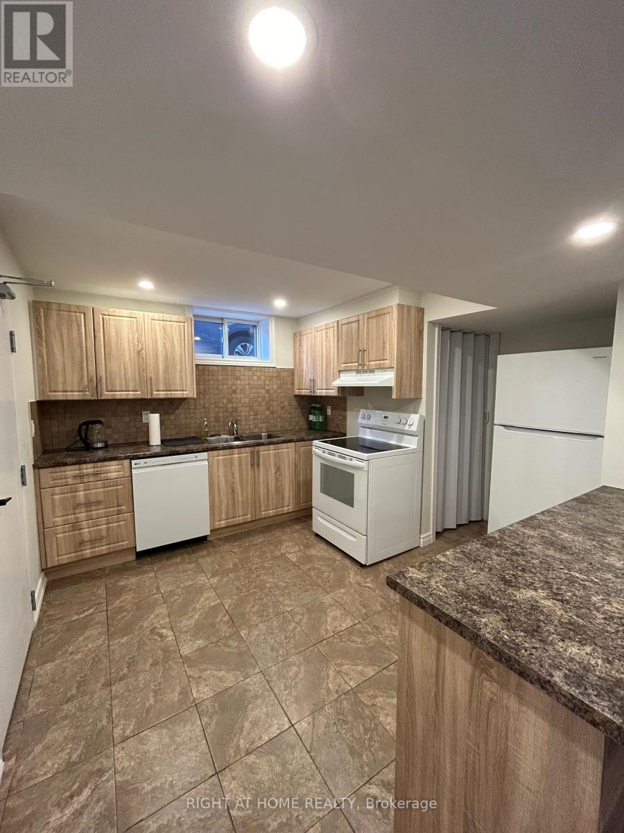 












36 AURORA HEIGHTS DRIVE

,
Aurora (Aurora Heights),




Ontario
L4G2W7


