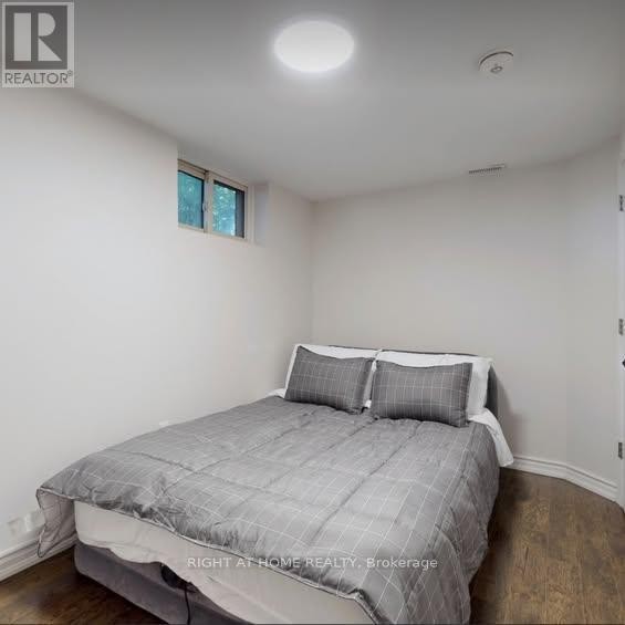 












36 AURORA HEIGHTS DRIVE

,
Aurora (Aurora Heights),




Ontario
L4G2W7

